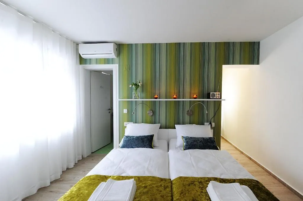 Garni Hotel Azur 3*, Ljubljana